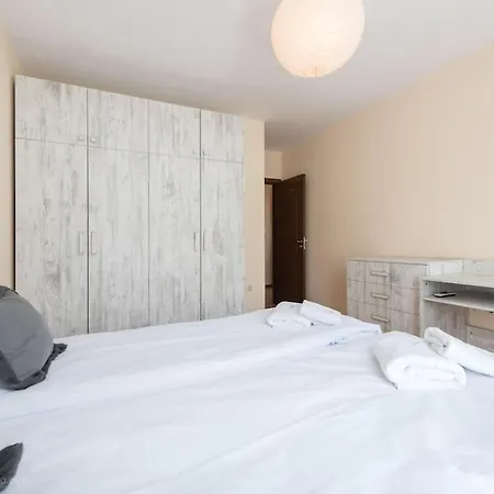 Apartament Bright Place Next To Grand Mall